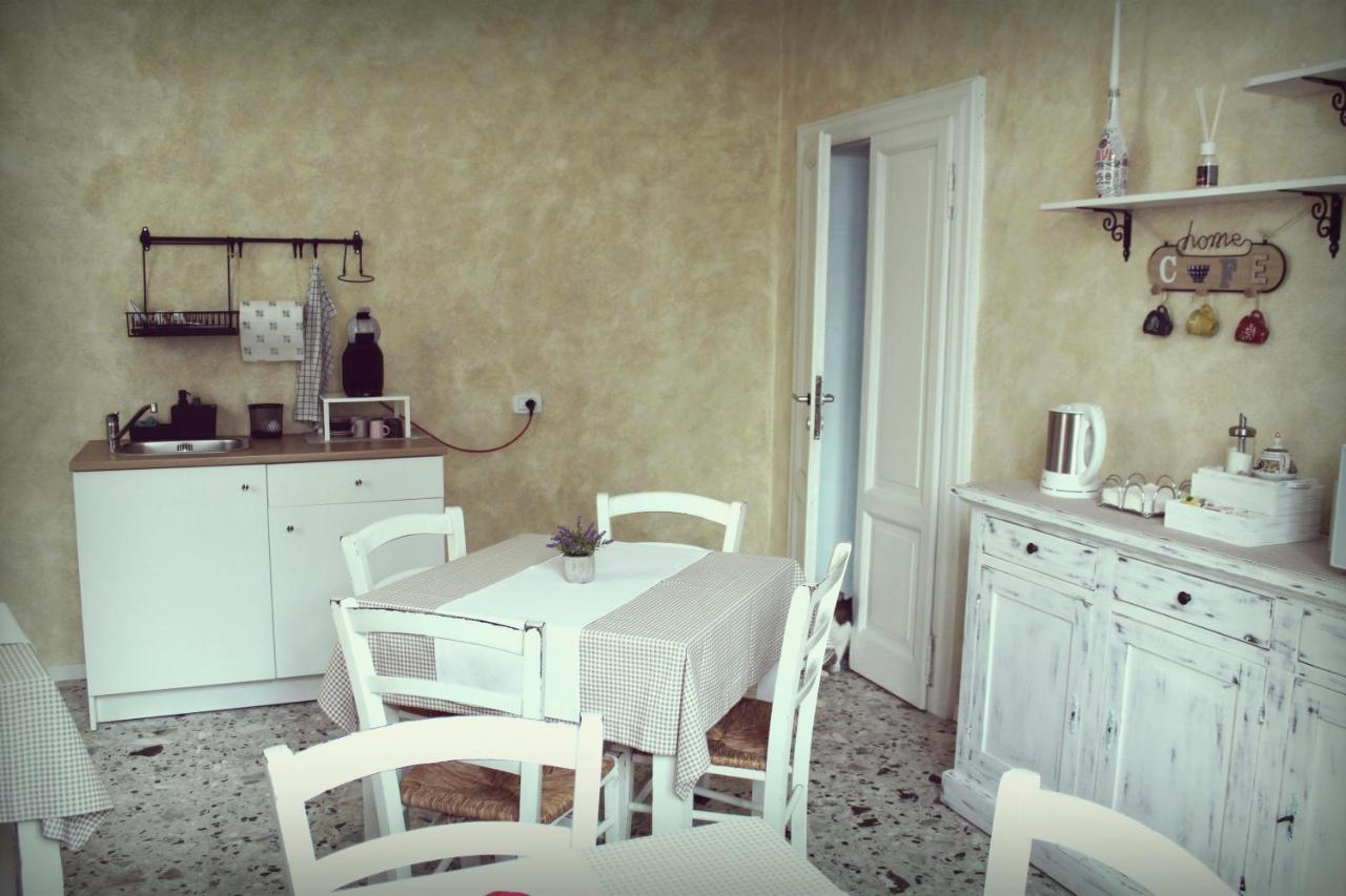 B&B Red House Garlate Eksteriør billede
