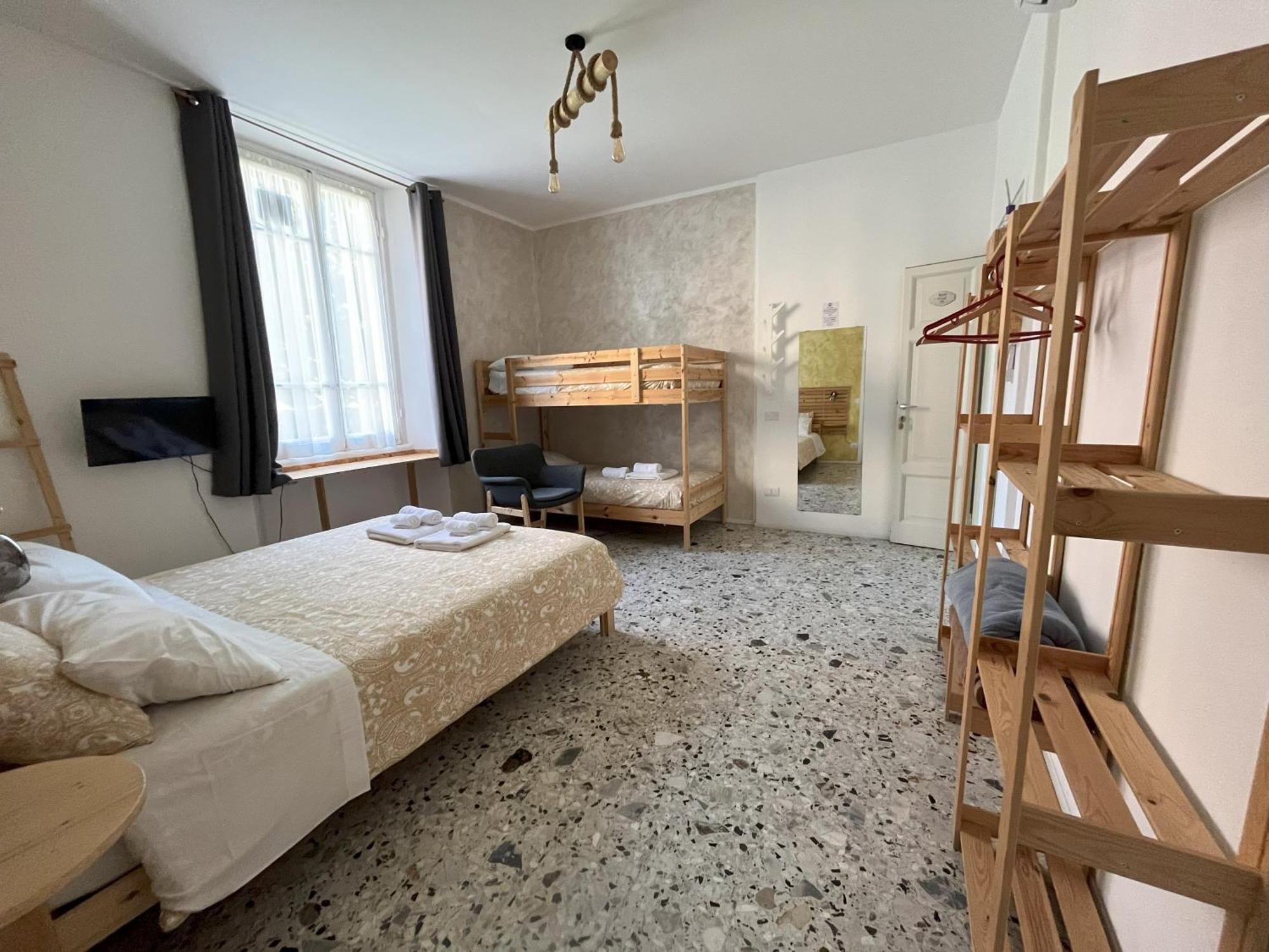 B&B Red House Garlate Eksteriør billede